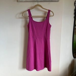 Lolë pink althleisure summer dress / Lolë robe rose d’été